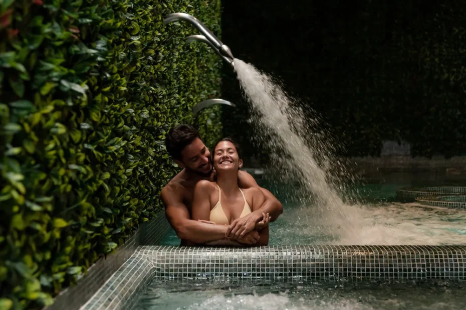 Hydrotherapy circuit at the five-star day spa included in the retreat